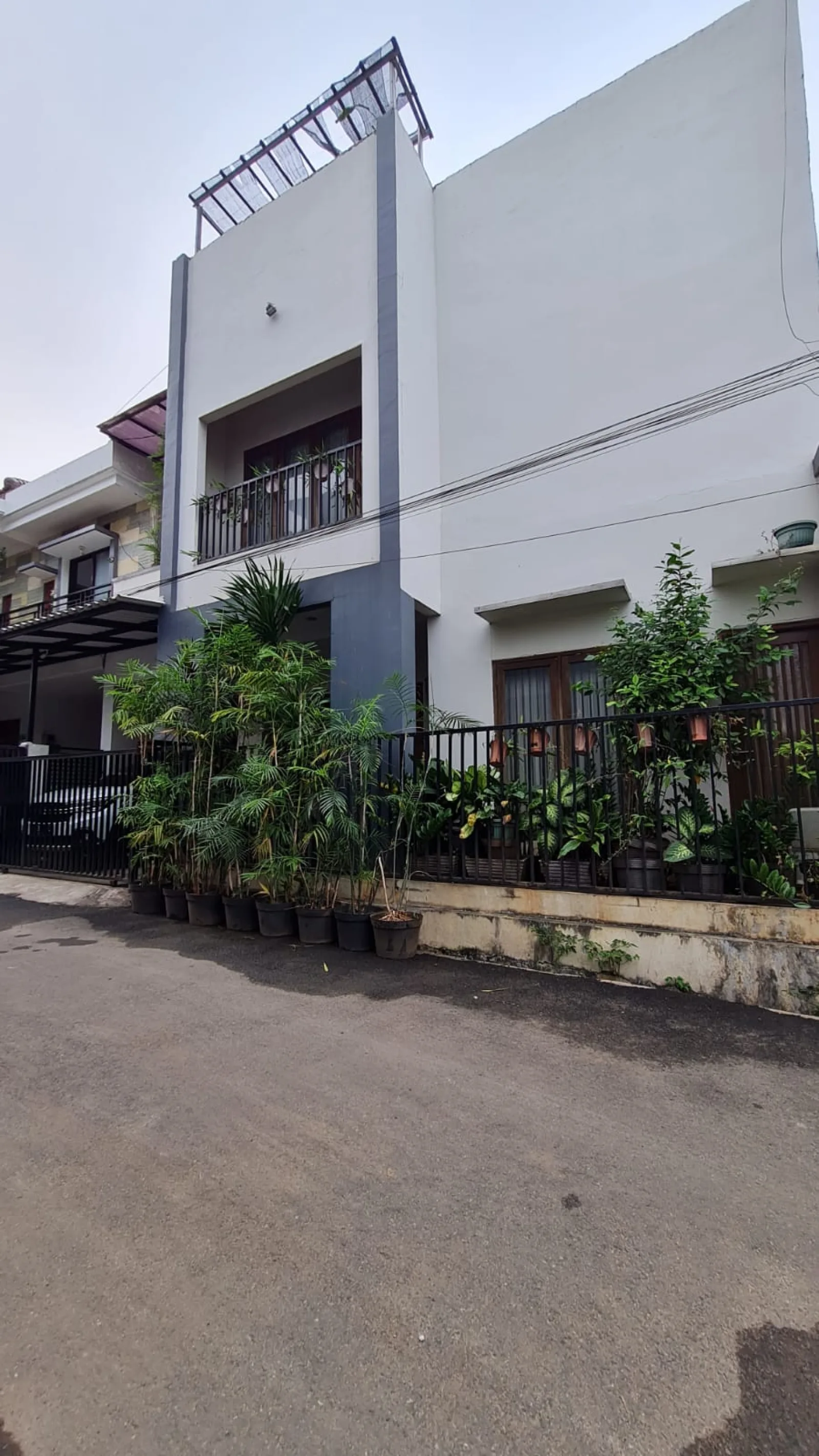 Rumah Dijual di Mandar Dalam, 2 Lantai Nyaman Harga Terjangkau SHM
