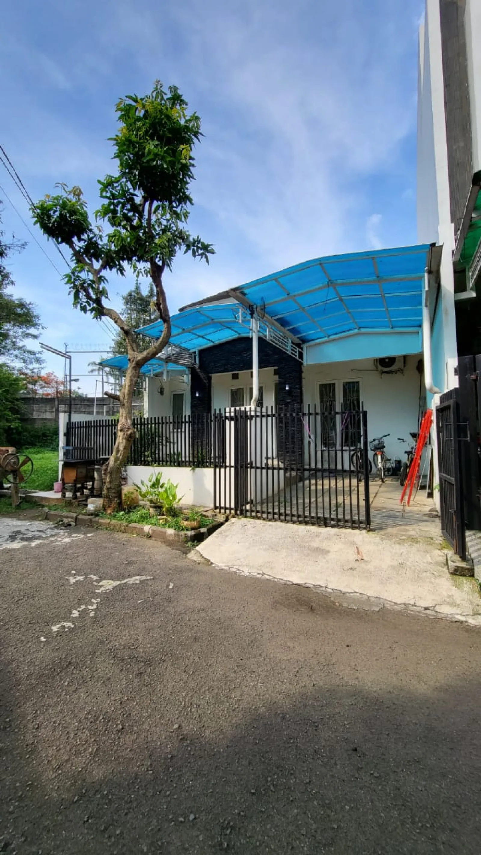 Rumah Disewakan di Trulek, LT 99 m² dengan 3 Kamar Tidur dan SHM