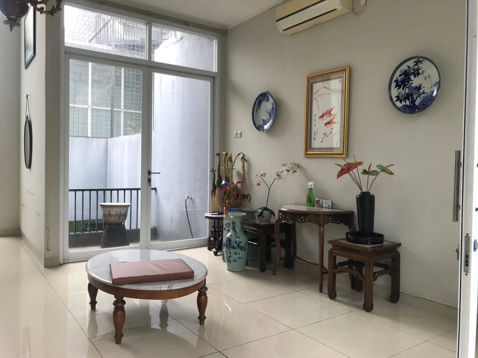 Rumah Dijual di Bintaro Sektor 7, 2,5 Lantai dengan SHM dan Garasi Luas