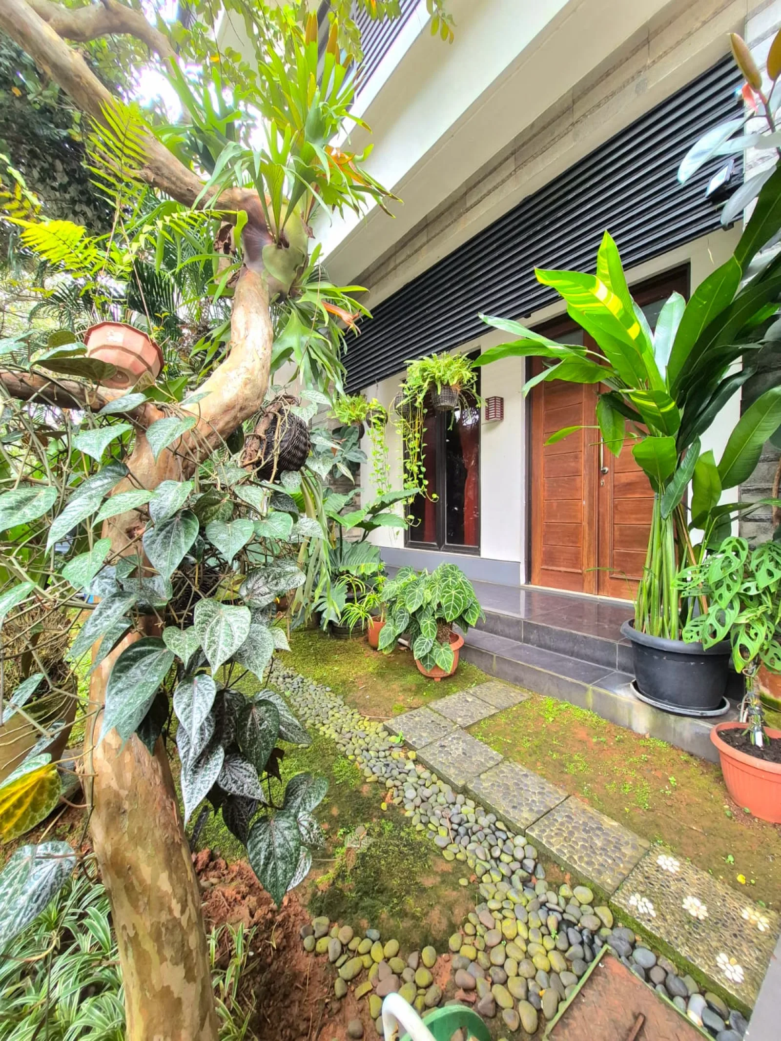 Rumah Dijual di Bintaro Sektor 9, 2 Lantai Nyaman Siap Huni SHM