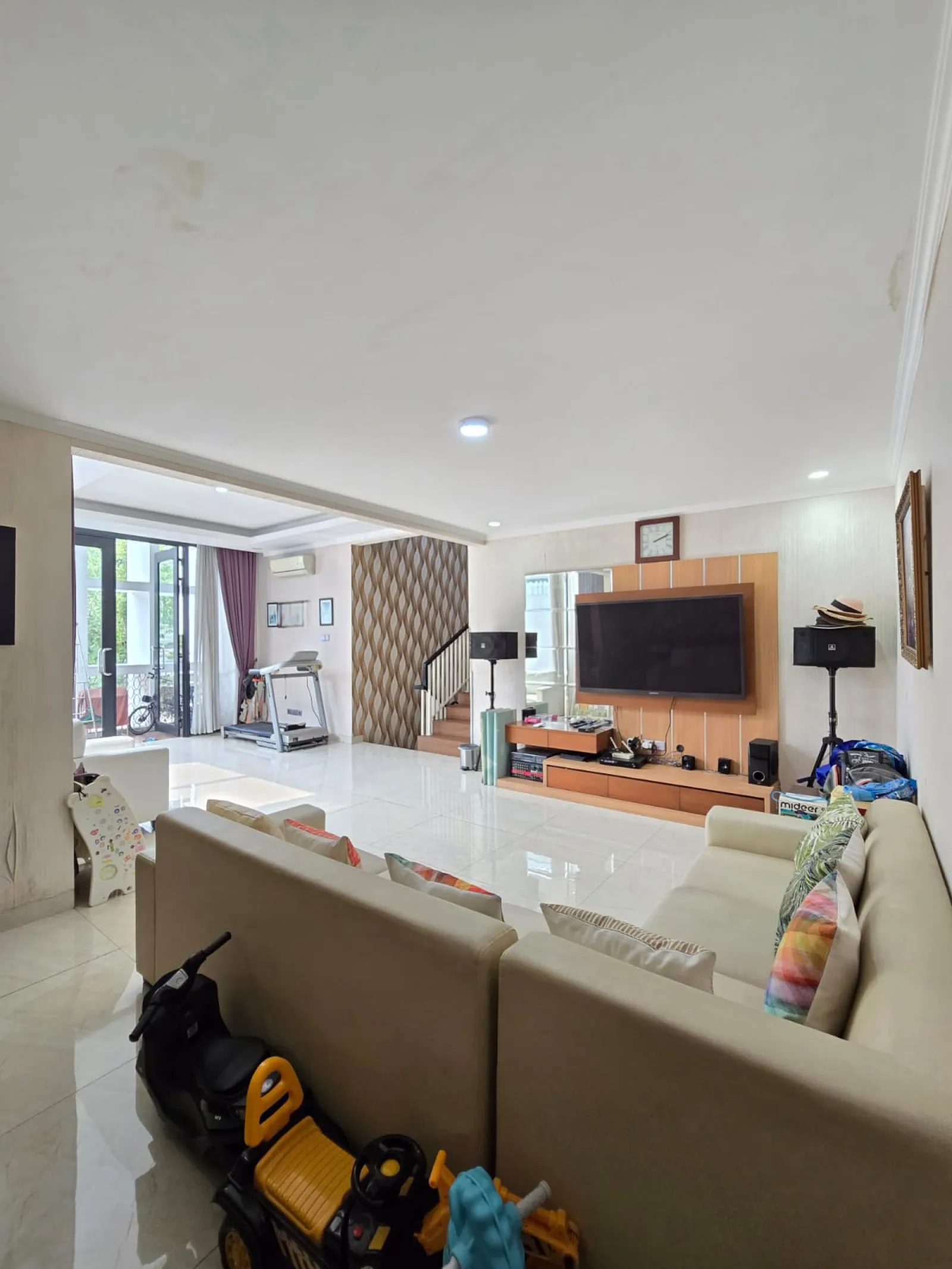 Rumah Mewah Dijual di Bintaro Sektor 7, 2 Lantai Luas dengan Garasi SHM