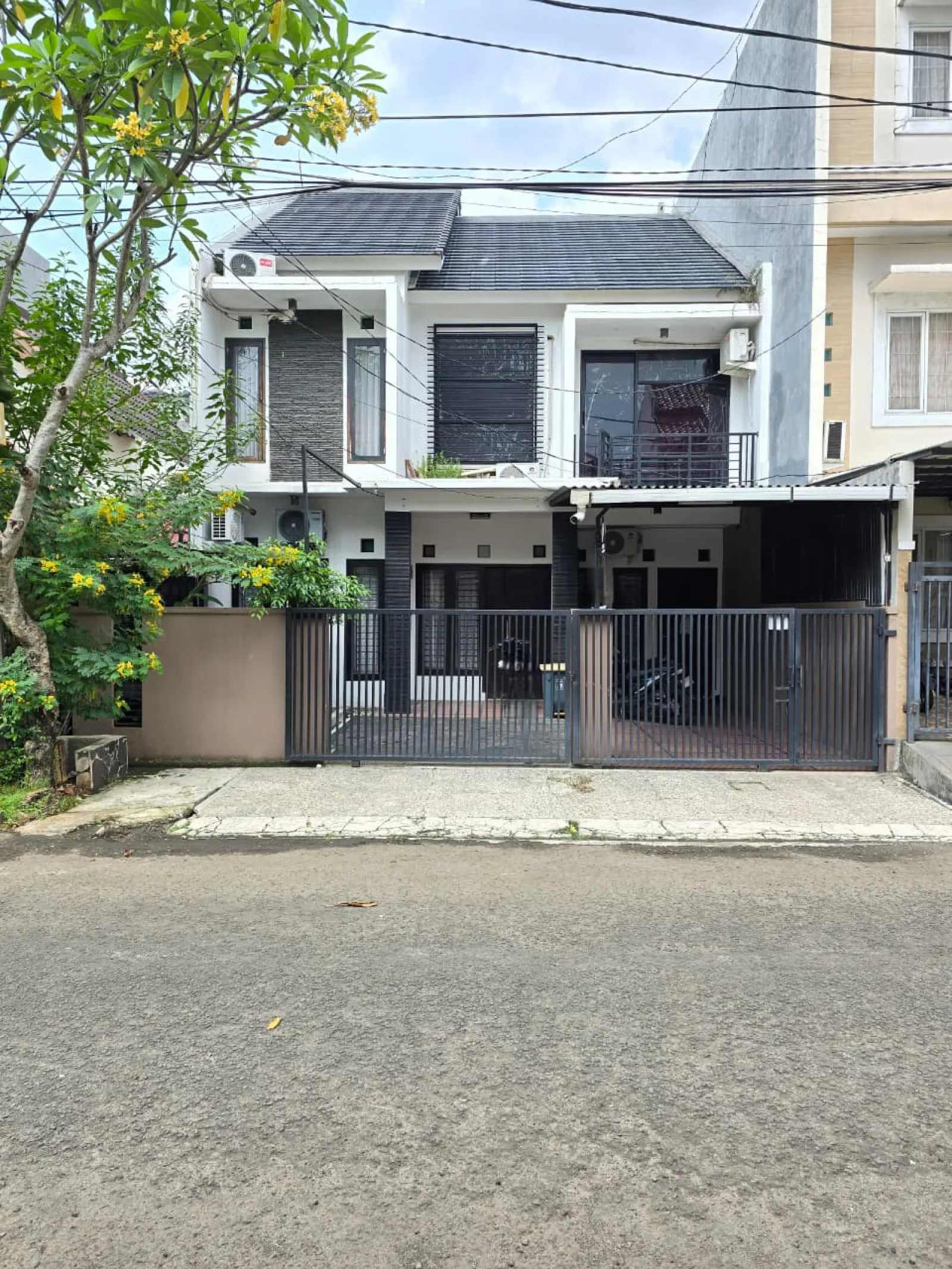 Kos-kosan Dijual di Bintaro Sektor 5, 2 Lantai Potensi Income SHM