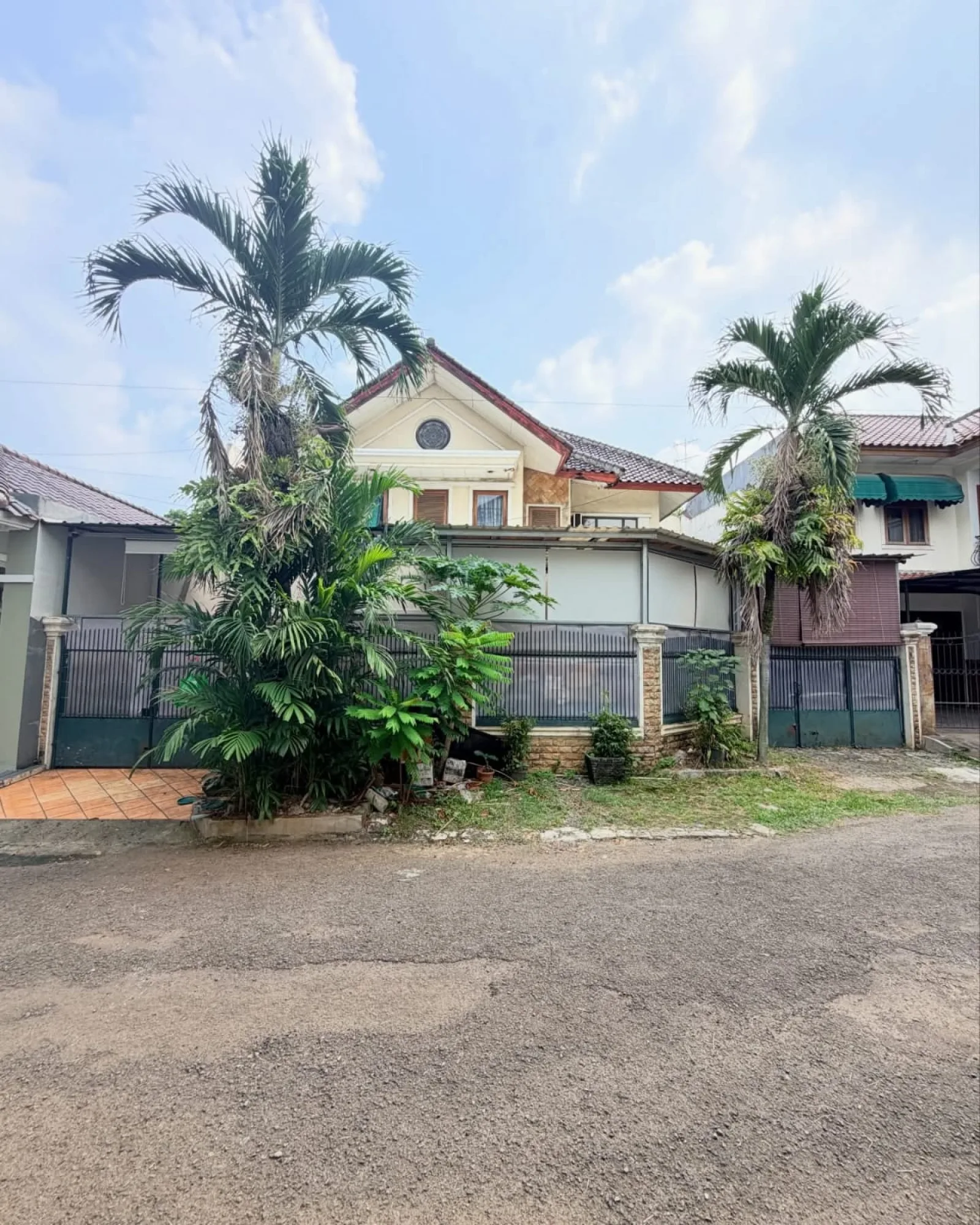 umah Dijual di Bintaro Sektor 7, 2 Lantai Luas dengan SHM