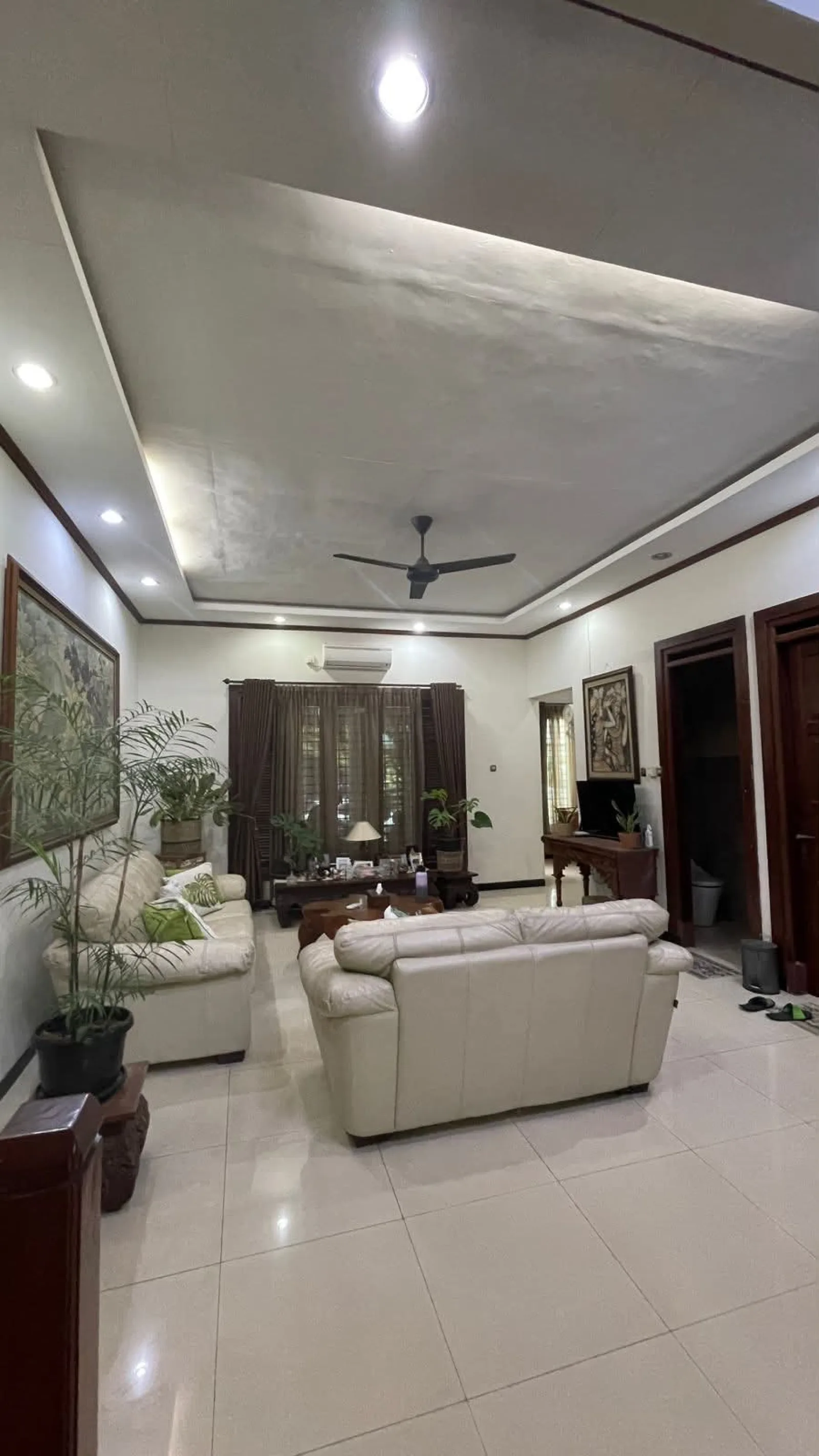 Rumah Dijual di Sektor 9 Rp 3,5 Miliar, LT 221 m², 4+1 Kamar Tidur