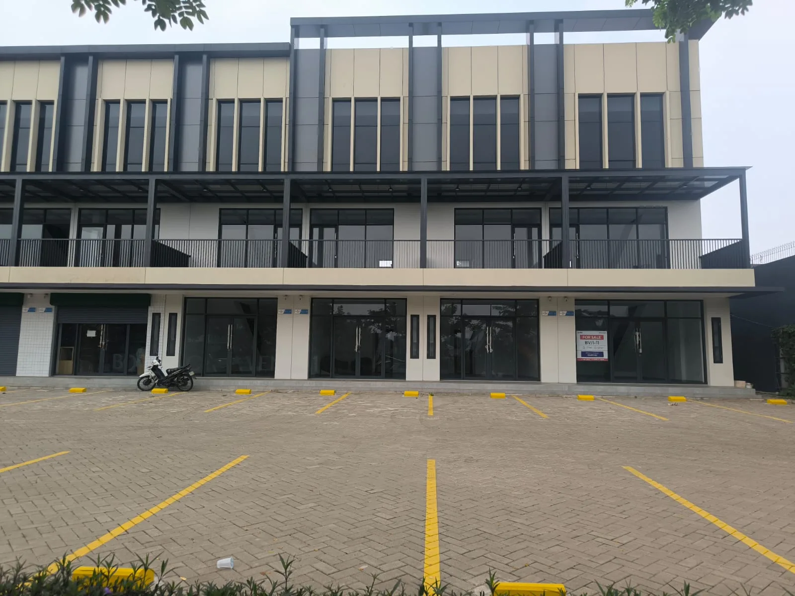 Ruko Dijual di Bintaro Jaya, 3 Lantai dengan SHM