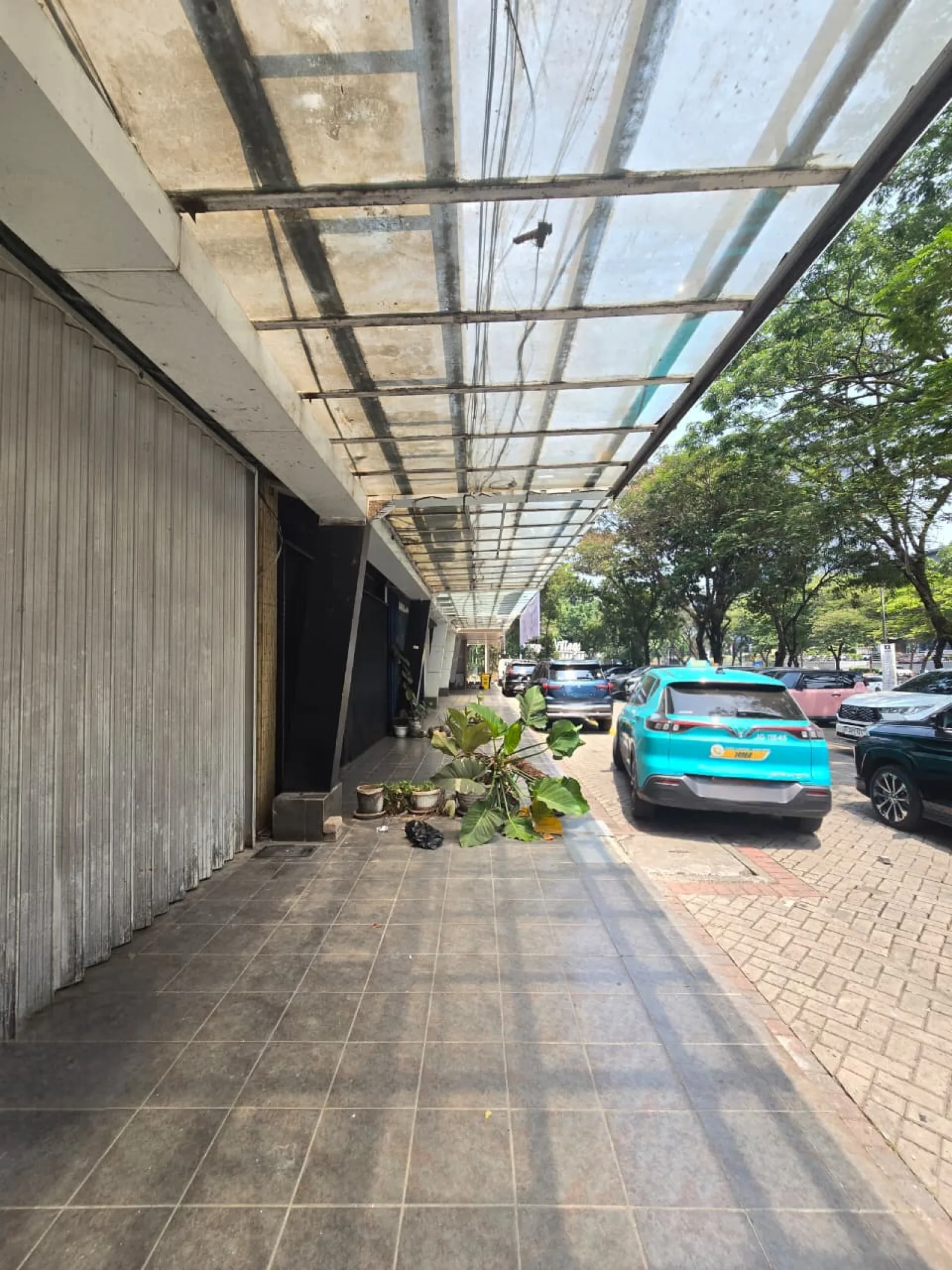 Rumah Disewakan di Sektor 7 Bintaro Jaya, 4 Lantai dengan Luas Bangunan 280 m²
