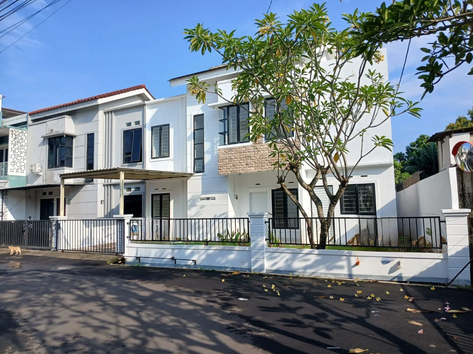 Rumah Dijual di Griya Bintaro Estate, 2 Lantai Hadap Timur SHM Harga Nett