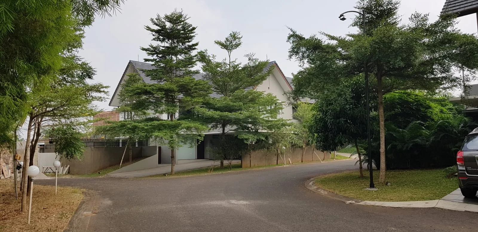 Rumah Disewakan di Pesanggrahan Jakarta Selatan, 2 Lantai Luas Siap Huni SHM